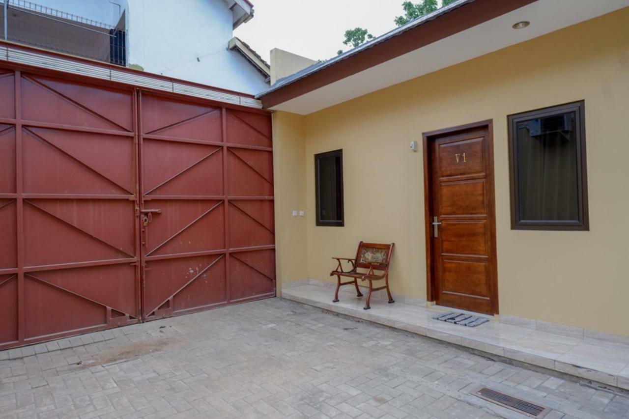 Reddoorz Near Living Plaza Purwokerto Hotel Exterior foto