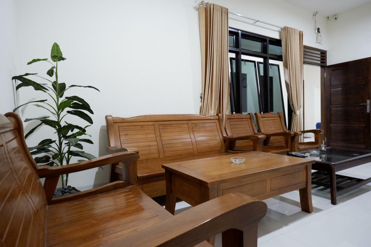 Reddoorz Near Living Plaza Purwokerto Hotel Exterior foto