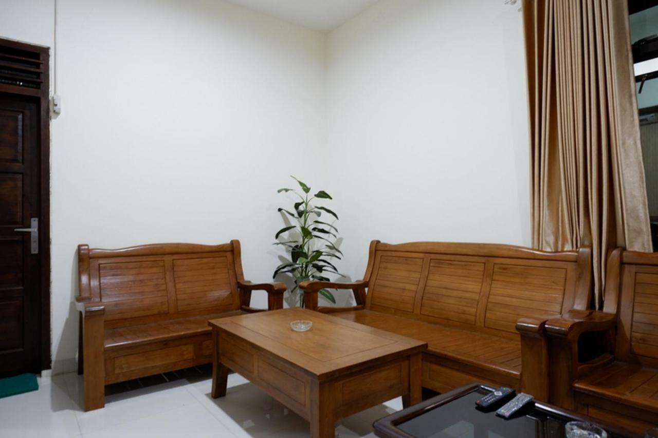 Reddoorz Near Living Plaza Purwokerto Hotel Exterior foto
