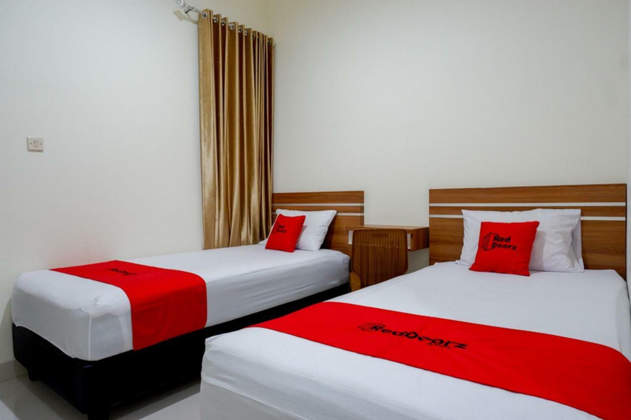 Reddoorz Near Living Plaza Purwokerto Hotel Exterior foto