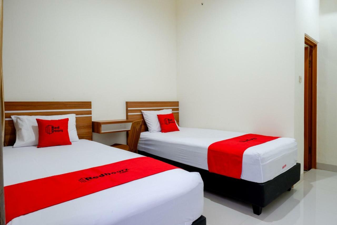 Reddoorz Near Living Plaza Purwokerto Hotel Exterior foto