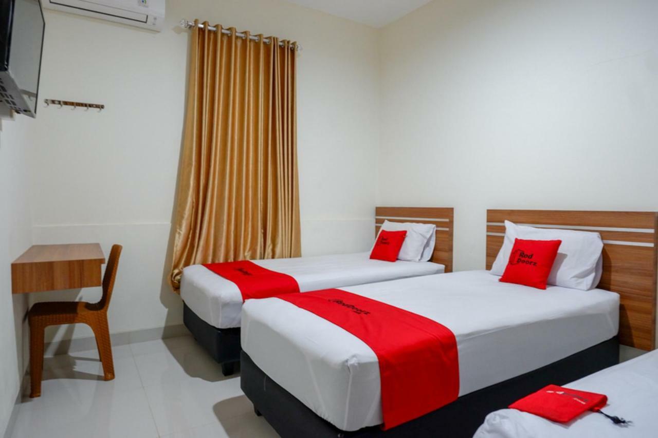 Reddoorz Near Living Plaza Purwokerto Hotel Exterior foto